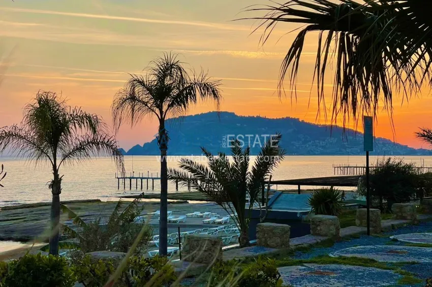 Квартира в районе Оба с мебелью на первой береговой линии 23 