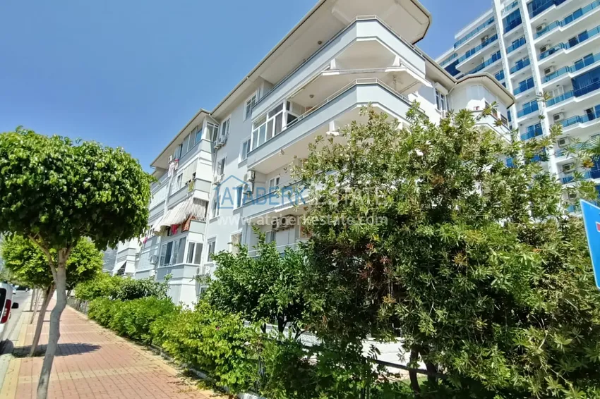 Квартира в Махмутларе с мебелью в жилом комплексе рядом с морем 1 