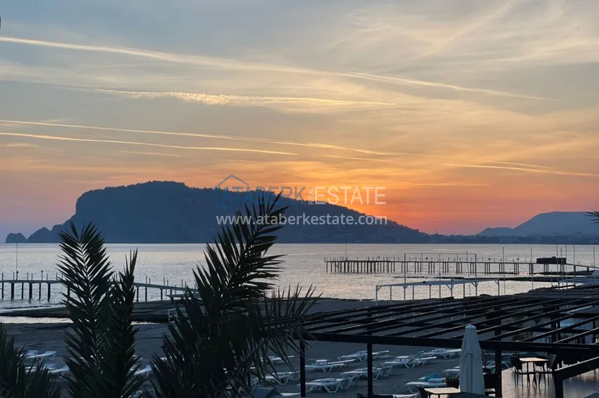 Квартира в районе Оба с мебелью на первой береговой линии 25 