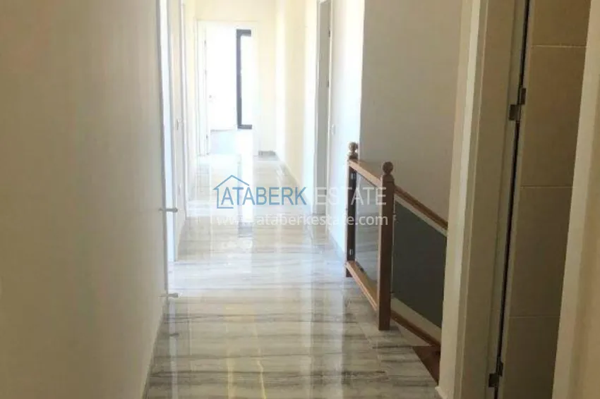 Приобрести Пентхаус в центре Алании с открытым видом на море в молодой резиденции 8 