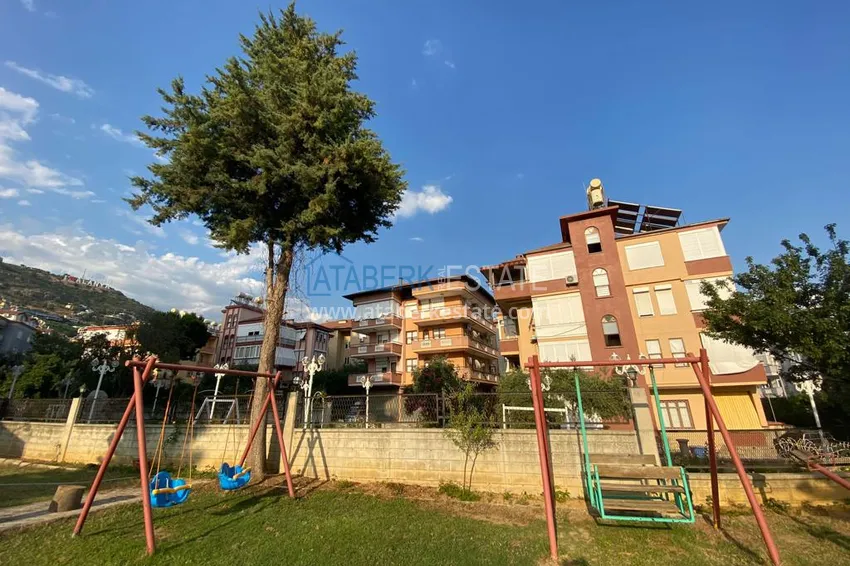 Квартира в центре Алании с отдельной кухней, район Хаджет 9 