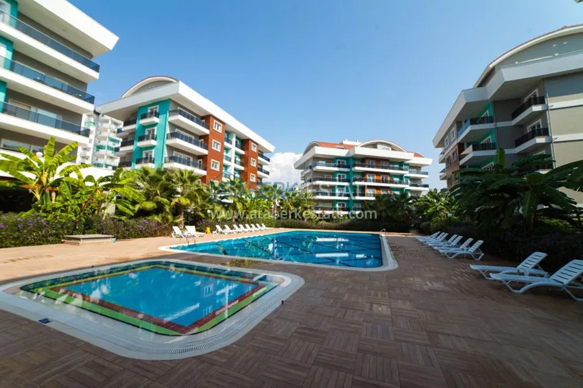 Квартира в Оба просторная с отдельной кухней, в комплексе с инфраструктурой 1 