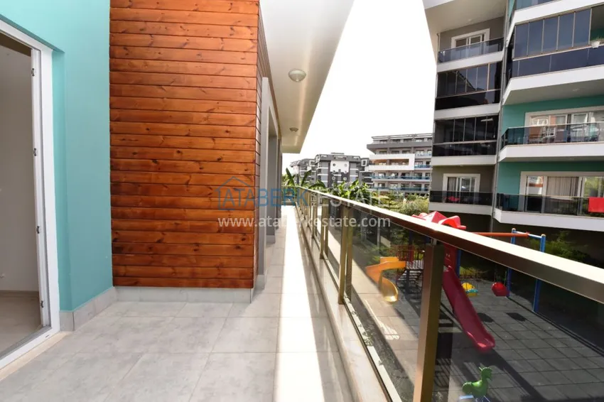 Приобрести Квартира в Оба просторная с отдельной кухней, в комплексе с инфраструктурой 12 