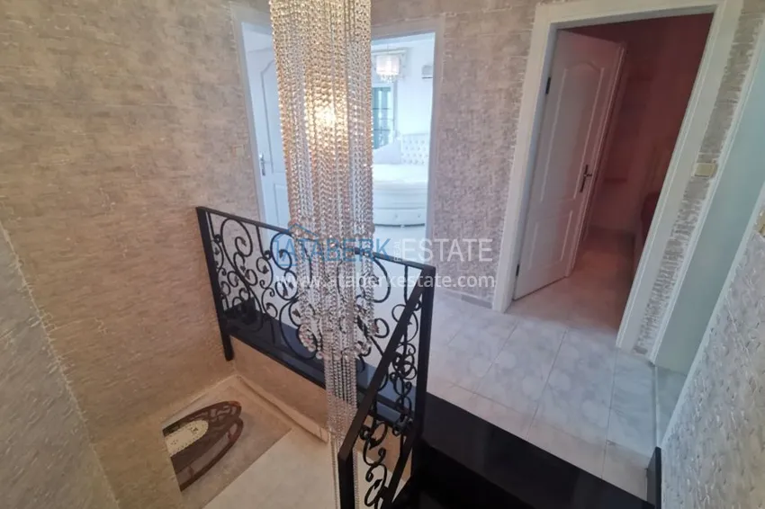 Приобрести Вилла в районе Демирташ с мебелью, садиком и великолепным видом на море  16 