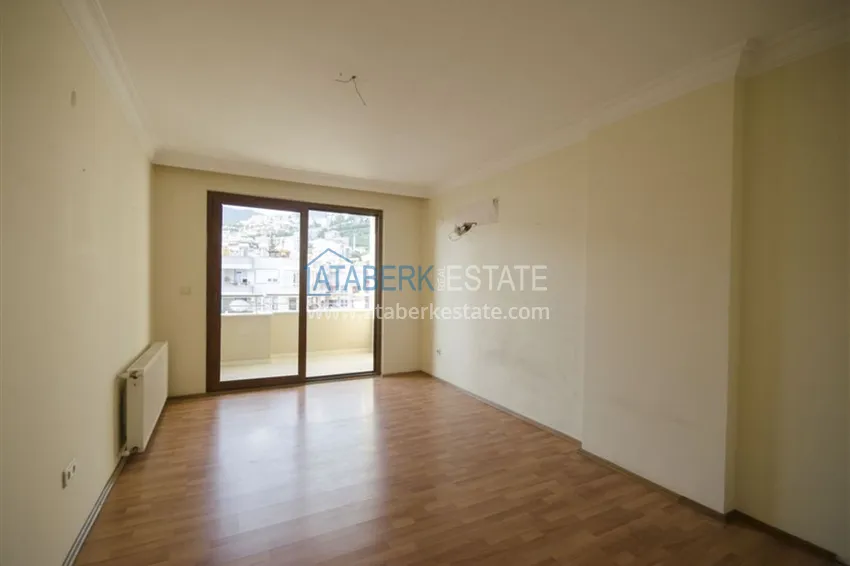 Приобрести Квартира в самом центре Алании с газификацией и видом на горы  15 