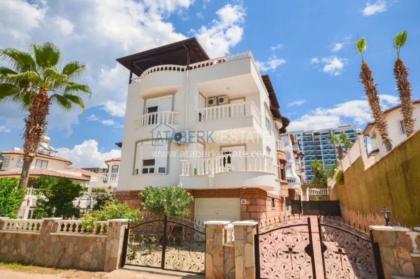 Вилла в Махмутларе с мебелью, видом на море и горы – гражданство 1