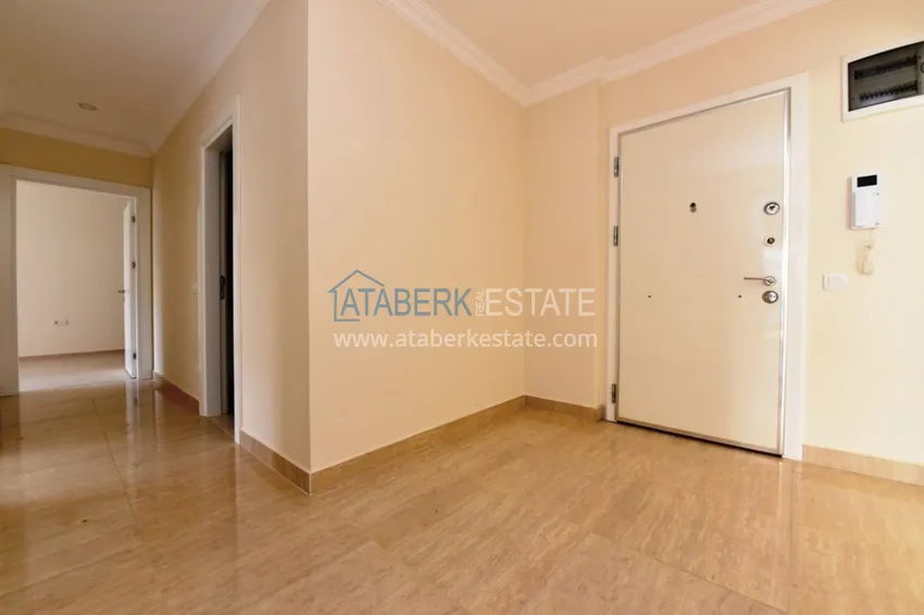 Приобрести Квартира в Оба просторная с отдельной кухней, в комплексе с инфраструктурой 1 