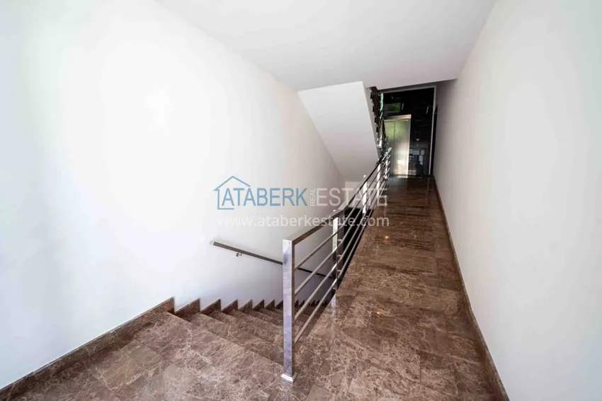 Видовая квартира в центре Алании в эксклюзивном комплексе  23 