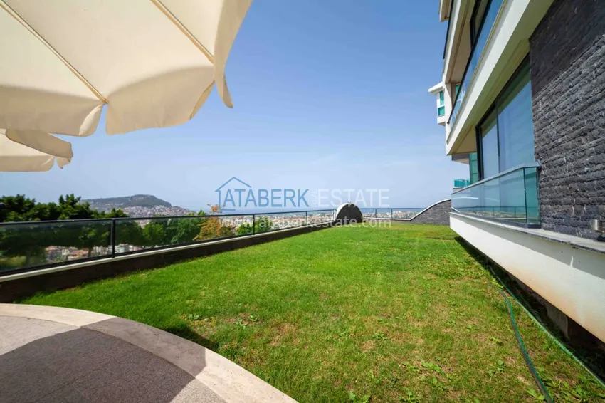 Видовая квартира в центре Алании в эксклюзивном комплексе  3 