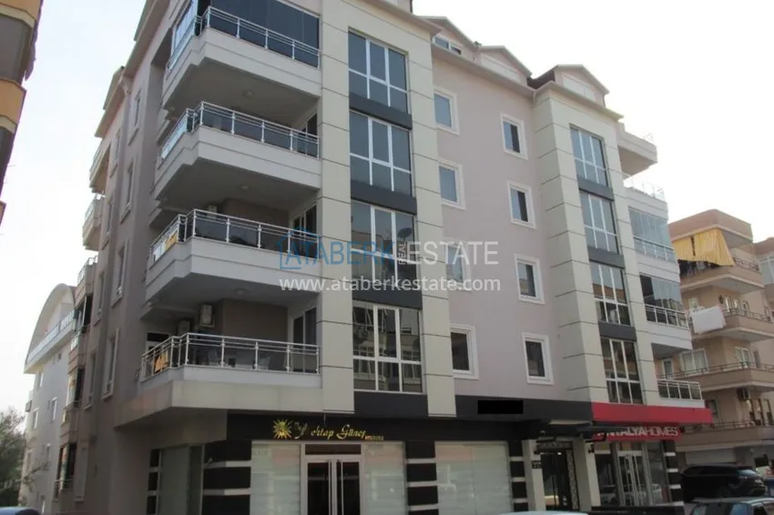 Трехкомнатная квартира в Алании с мебелью в районе пляжа Клеопатра 2 