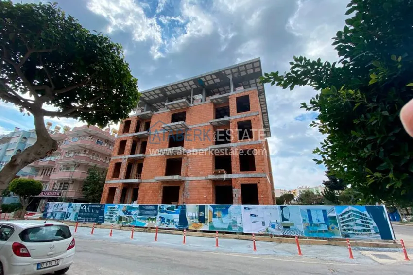 Двухкомнатная квартира в центре Алании с частичным видом на море в строящемся комплексе  4 