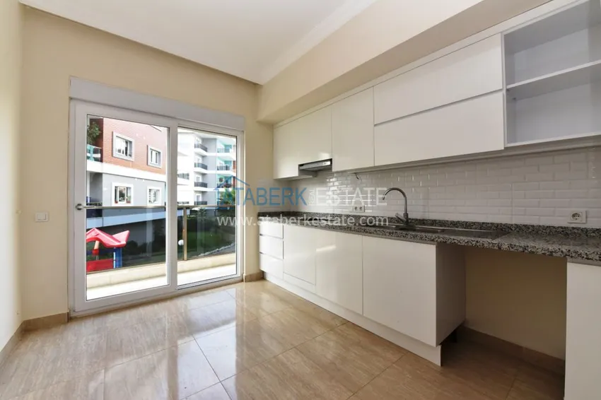 Приобрести Квартира в Оба просторная с отдельной кухней, в комплексе с инфраструктурой 5 