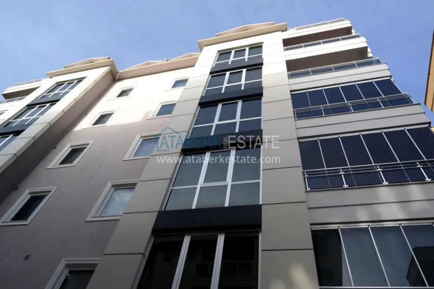 Трехкомнатная квартира в Алании с мебелью в районе пляжа Клеопатра 5 