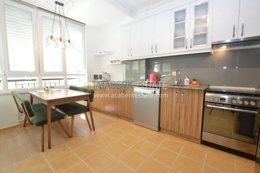 Приобрести Квартира в центре Алании с мебелью и отдельной кухней в городском доме 5 