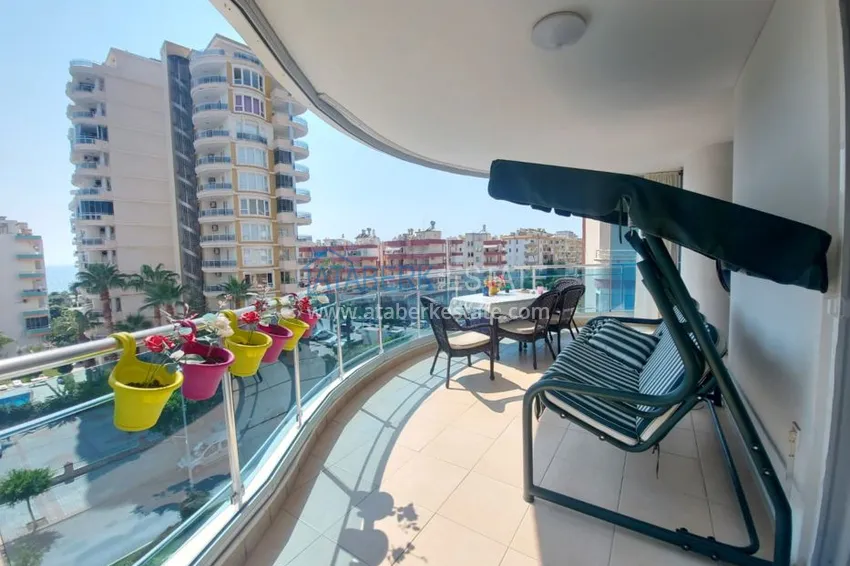 Приобрести Квартира в Махмутларе в жилом комплексе на улице Барбаросса 7 