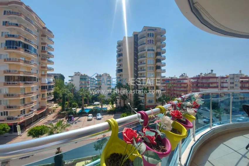 Приобрести Квартира в Махмутларе в жилом комплексе на улице Барбаросса 8 