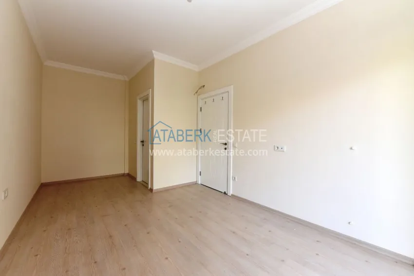 Приобрести Квартира в Оба просторная с отдельной кухней, в комплексе с инфраструктурой 8 