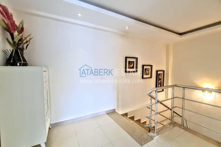 Приобрести Двухуровневая квартира в Кестеле с новой мебелью и видом на море 11 