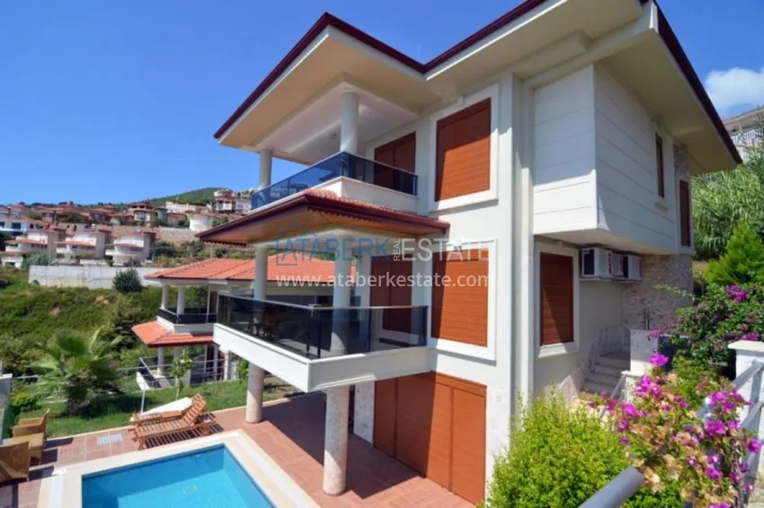 Вилла в Алании меблированная с частным бассейном, с правом на гражданство 1 