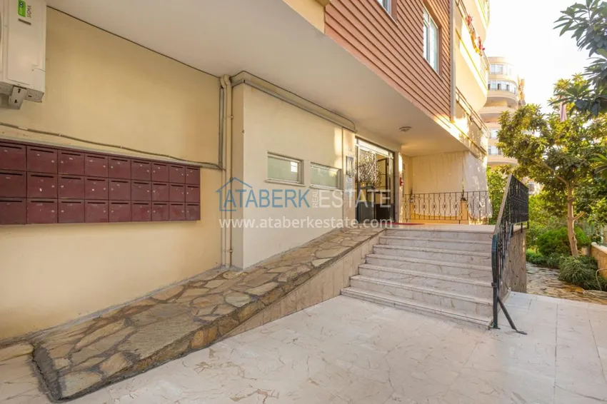 Квартира в Махмутларе, трехкомнатная с мебелью в жилом комплексе 10 