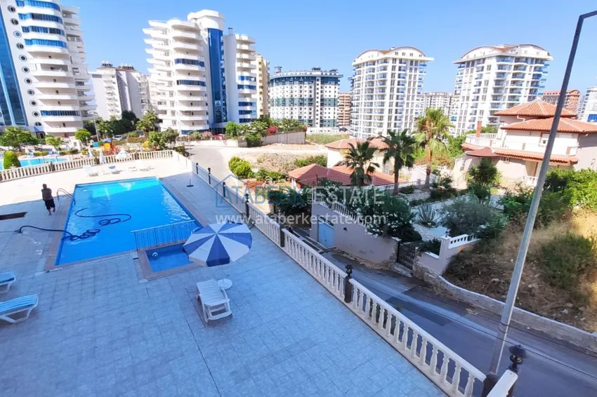 Квартира в Махмутларе трехкомнатная с видом на горы в жилом комплексе  2 