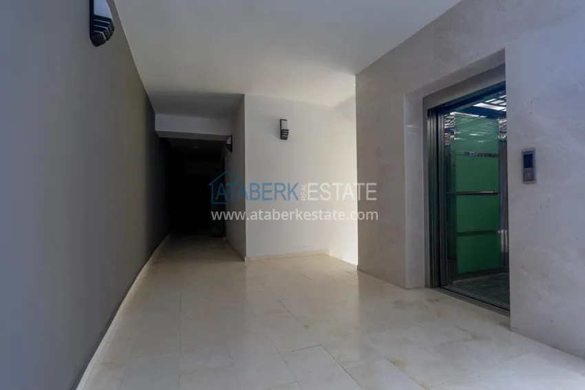 Пентхаус в Кестеле с авторским ремонтом и стильной новой мебелью 34 