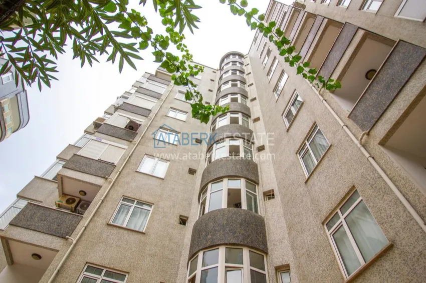 Квартира в центре Алании стильный интерьер, отдельная кухня, застекленный балкон  3 