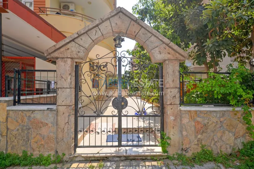 Квартира в Махмутларе, трехкомнатная с мебелью в жилом комплексе 4 