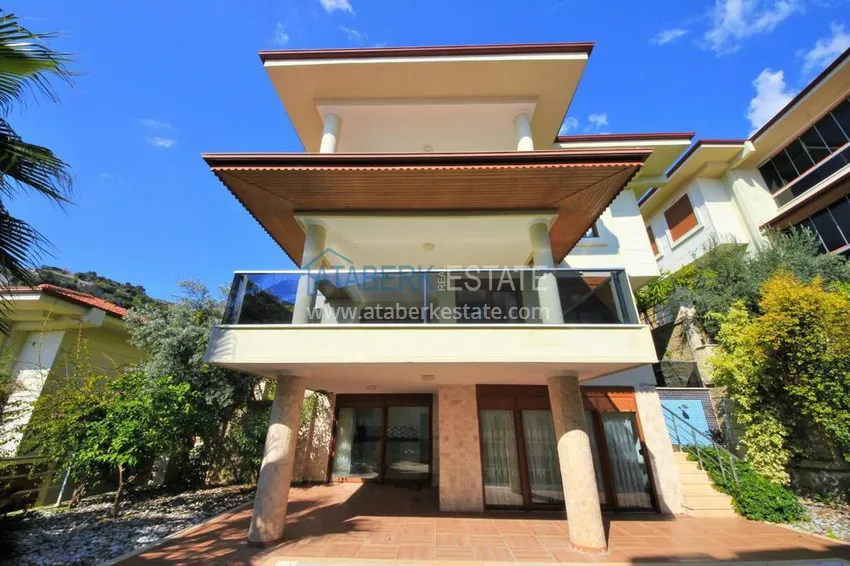 Вилла в Алании меблированная с частным бассейном, с правом на гражданство 5 