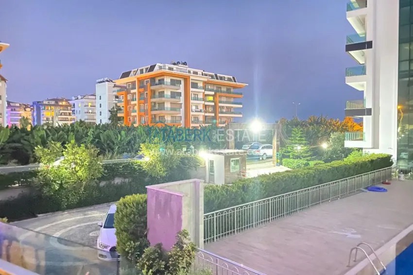 Пентхаус в Кестеле с отдельной кухней, мебелью, видом на море и горы  11 