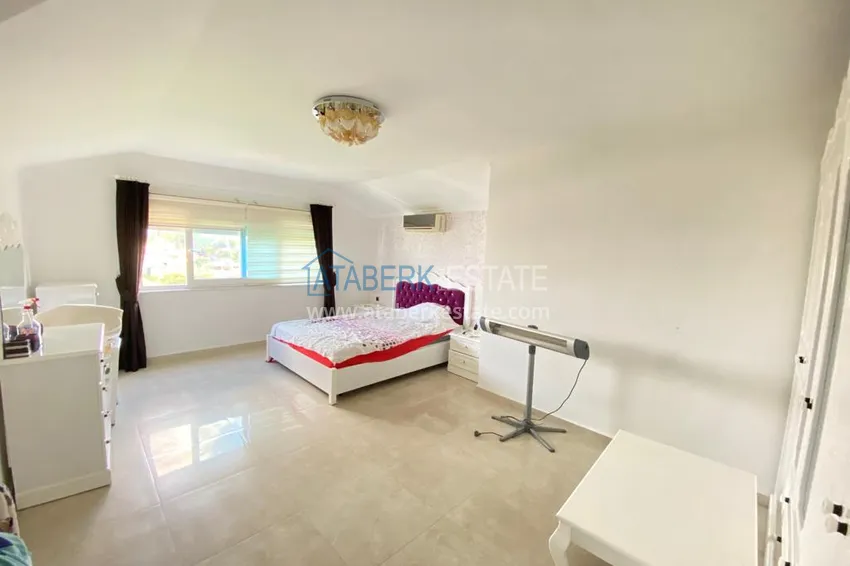 Приобрести Пентхаус в Каргыджаке с мебелью, видом на море и горы в жилом комплексе 15 