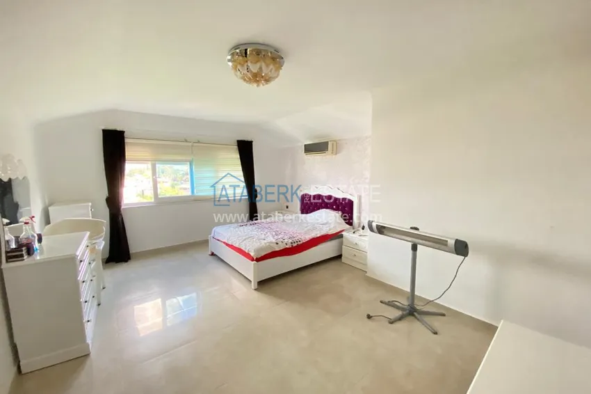 Приобрести Пентхаус в Каргыджаке с мебелью, видом на море и горы в жилом комплексе 16 