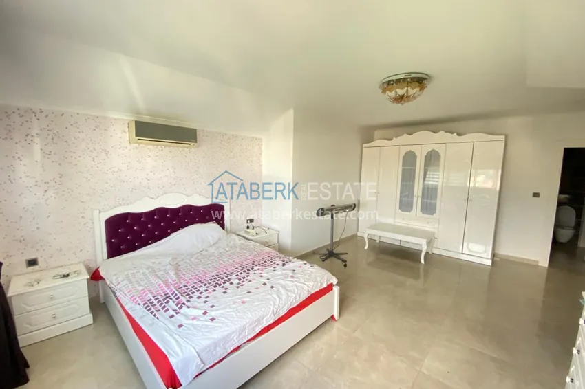 Приобрести Пентхаус в Каргыджаке с мебелью, видом на море и горы в жилом комплексе 17 