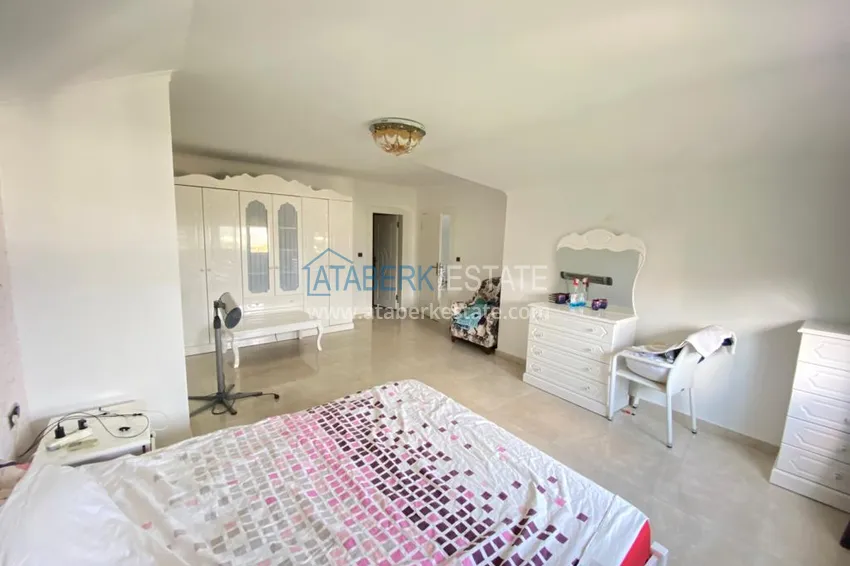 Приобрести Пентхаус в Каргыджаке с мебелью, видом на море и горы в жилом комплексе 18 