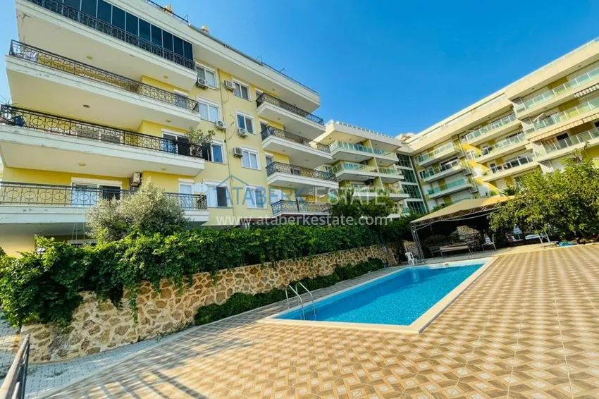 Пентхаус в Кестеле с отдельной кухней, мебелью, видом на море и горы  1 