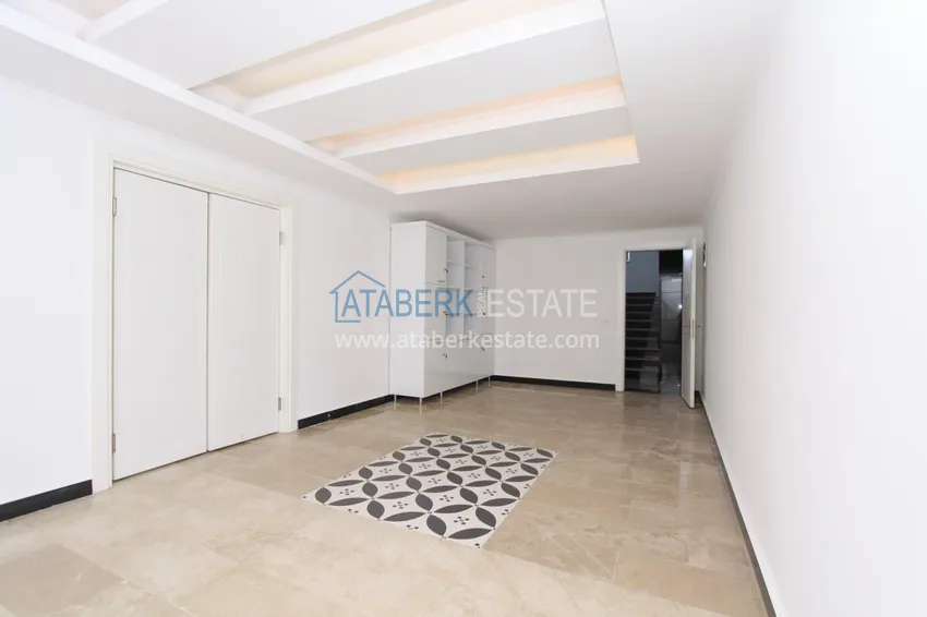 Пентхаус-дуплекс в Кестеле с мебелью и красивыми видовыми характеристиками 25 