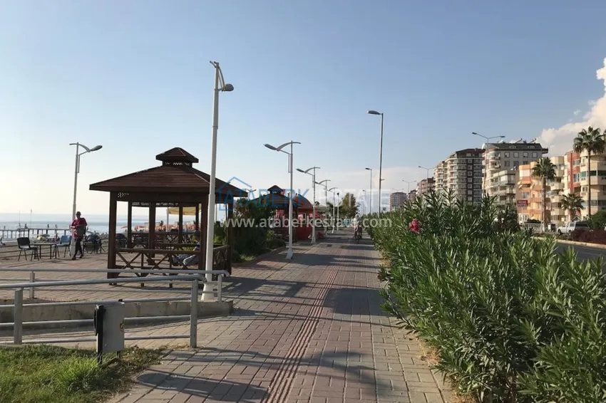 Квартира двухкомнатная с мебелью в жилом комплексе в Махмутларе 22 