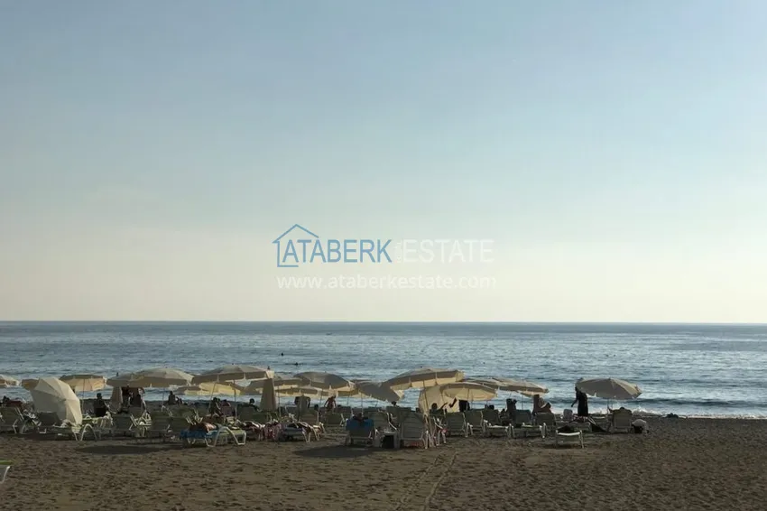 Квартира двухкомнатная с мебелью в жилом комплексе в Махмутларе 25 