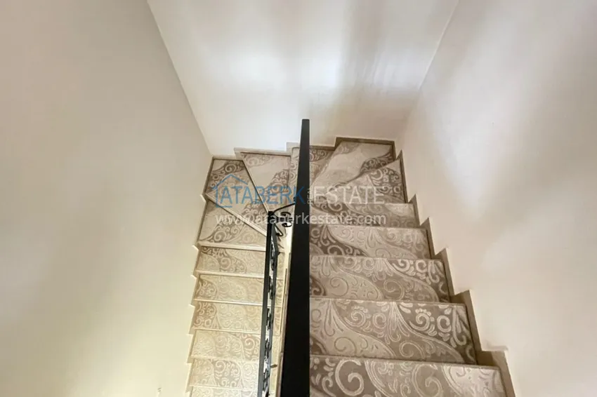 Приобрести Пентхаус в Кестеле с отдельной кухней, мебелью, видом на море и горы  35 