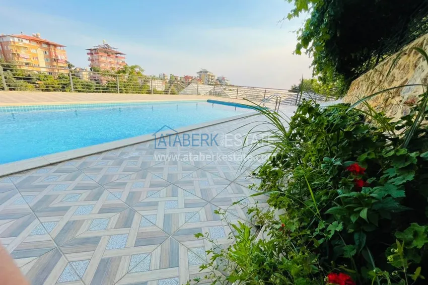 Пентхаус в Кестеле с отдельной кухней, мебелью, видом на море и горы  4 