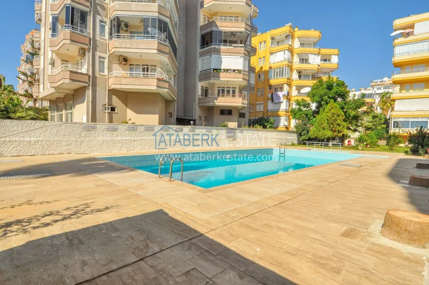 Квартира в Махмутларе с мебелью, застекленным балконом  4 