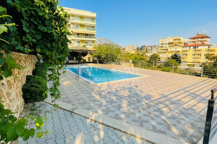 Пентхаус в Кестеле с отдельной кухней, мебелью, видом на море и горы  7 