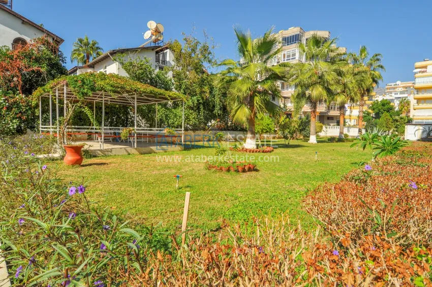 Квартира в Махмутларе с мебелью, застекленным балконом  6 