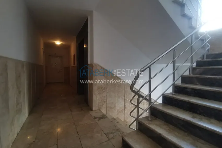 Приобрести Квартира в центре Алании трехкомнатная с мебелью и отдельной кухней 1 