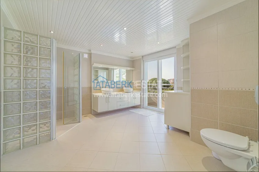 Приобрести Садовый дуплекс в районе Джикджилли с мебелью в жилом комплексе класса-люкс 12 