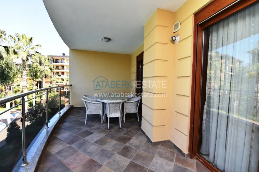 Приобрести Квартира в Алании четырехкомнатная с отдельной кухней в элитном комплексе 14 