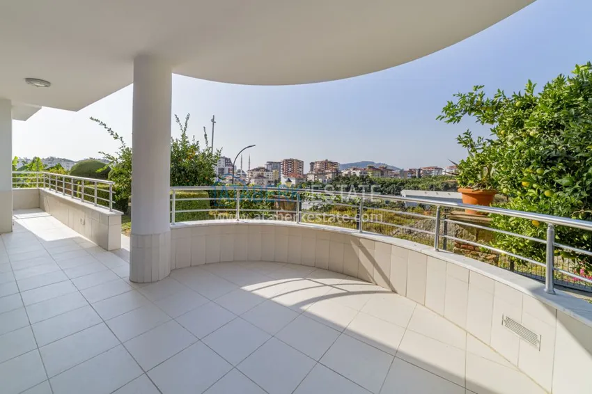 Приобрести Садовый дуплекс в районе Джикджилли с мебелью в жилом комплексе класса-люкс 13 