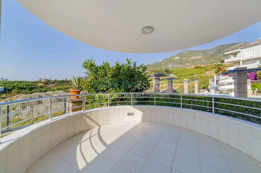 Приобрести Садовый дуплекс в районе Джикджилли с мебелью в жилом комплексе класса-люкс 14 