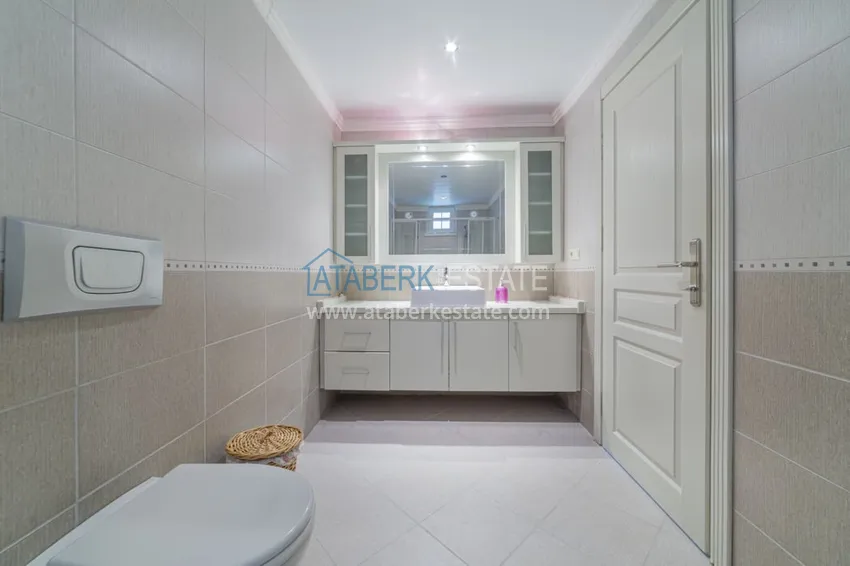 Приобрести Садовый дуплекс в районе Джикджилли с мебелью в жилом комплексе класса-люкс 17 