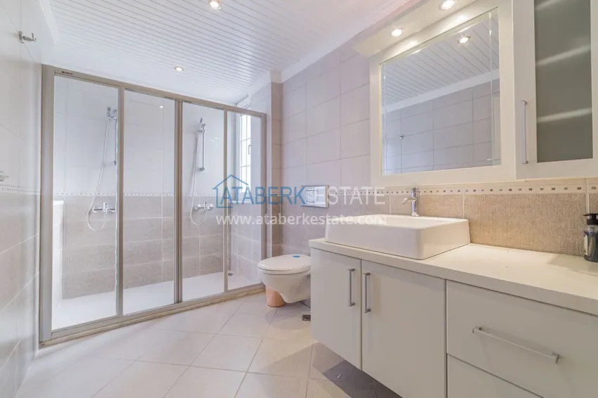 Приобрести Садовый дуплекс в районе Джикджилли с мебелью в жилом комплексе класса-люкс 21 